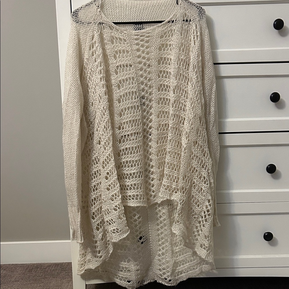 Versatile Cream Knit Sweater/Cardigan